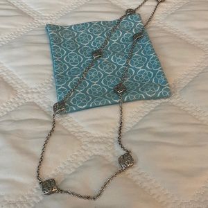 Kendra Scott long strand necklace in excellent condition.